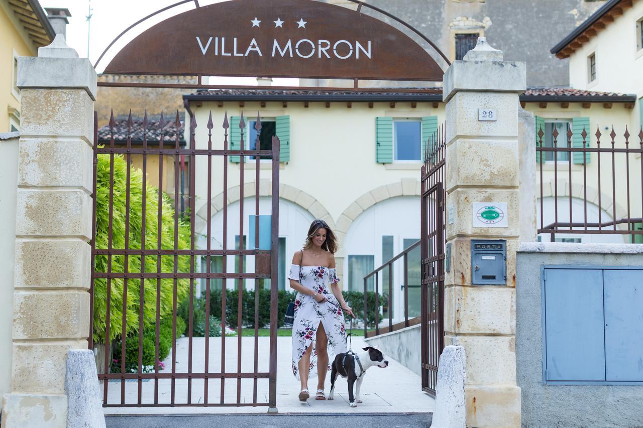Hotel Villa Moron ネグラール エクステリア 写真